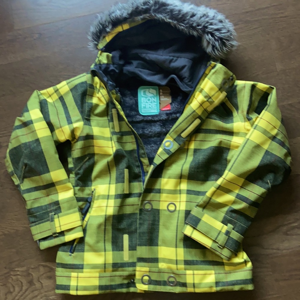 Bon Fire Women’s Snowboarding Jacket. Size Small, fur lined. Perfect condition.